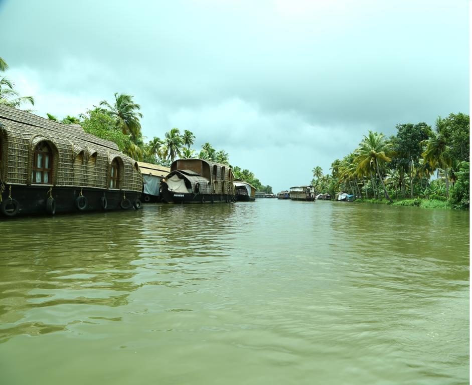 Alapatt Homestay Alappuzha Bagian luar foto